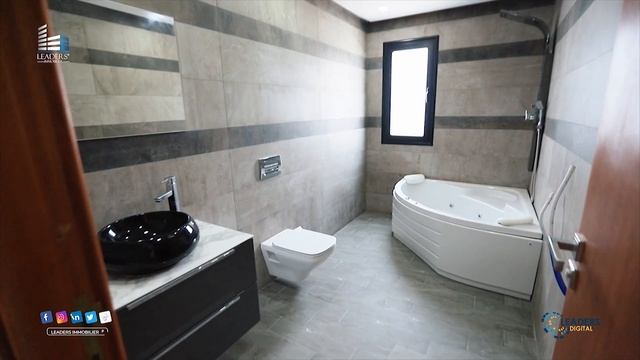 Une villa avec piscine, vue sur mer située à cité Rommen MREZGA Chez Leaders Immobilier . смотреть онлайн