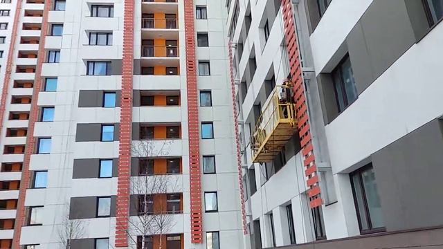 Как меняют утеплитель в уже построенном доме ЖК Альфа Центавра по ул. 9-го мая смотреть онлайн