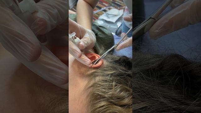 Пирсинг Уха (Процесс) смотреть онлайн