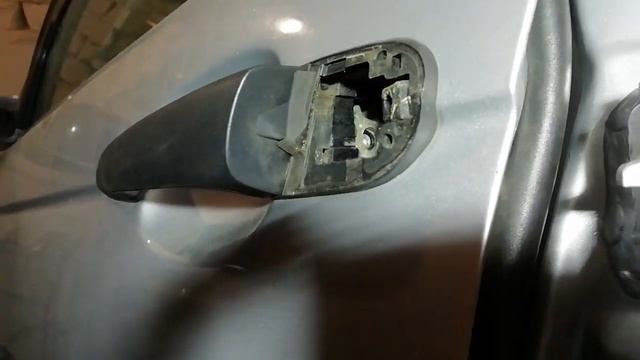 Как снять дверную ручку BMW e46 2001г. смотреть онлайн
