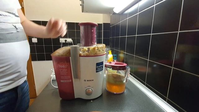 How to Make Fresh Juice? BOSCH MES25CO White смотреть онлайн