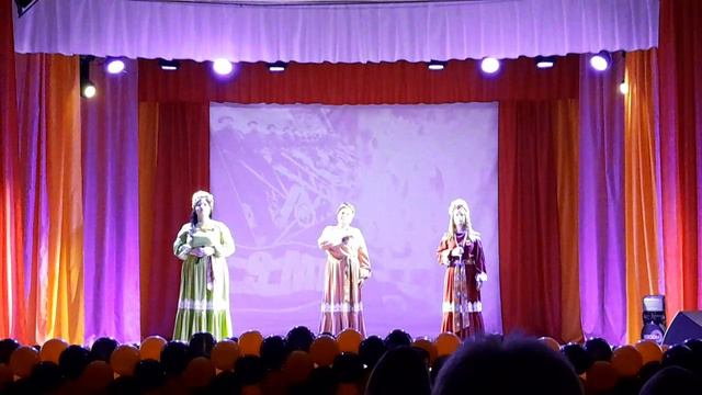 Щербатый месяц