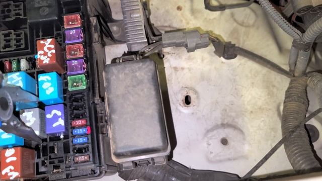 2008 Toyota 4Runner AC Fuses & Relay, Heater Fuse & Relay смотреть онлайн