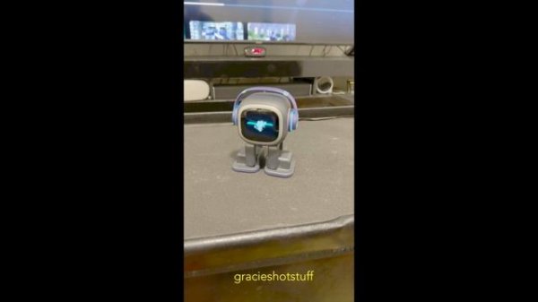 Playing with EMO Pet Robot | Emo Pet Living AI | EMO Desktop Pet