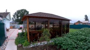 Установка мягких окон из ПВХ в беседке