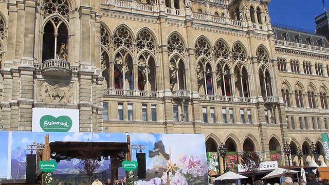 Austria, Vienna, Wiener Rathaus. Вена, Ратуша, город
