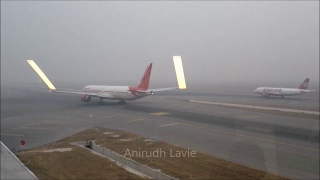 Plane spotting at Delhi airport VIDP смотреть онлайн