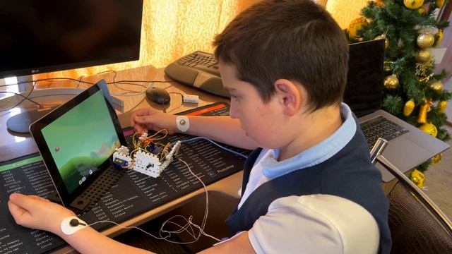 Демонстрация устройства "Автокликер" смотреть онлайн