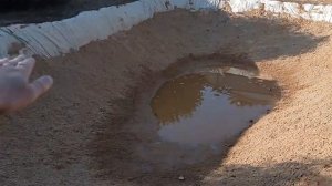 Укрепление берегов пруда мешками с песком часть 5 заключительная)))