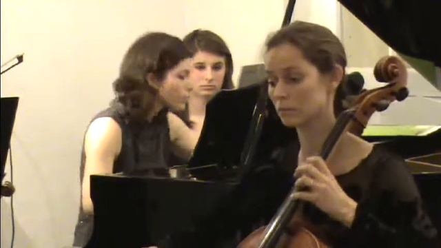 Trio Vernalis plays Frank Martin Melodies irlandaises (extract) смотреть онлайн
