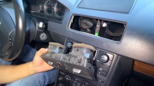 Замена решеток обдува | Volvo XC90 I