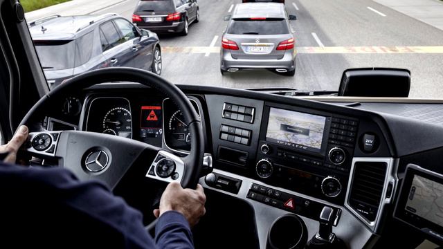Mercedes-Benz Actros Truck (2017) Exterior Interior SlideShow смотреть онлайн