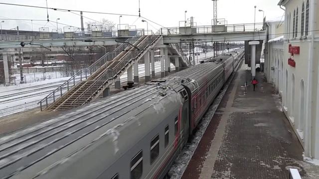 Электровоз ЭП2К-393 с поездом №297 Ульяновск/Димитровград - Москва смотреть онлайн