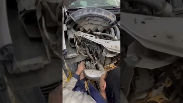 Renault KAPTUR 2017. Remove Generator.