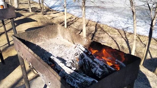 Живой огонь в мангале, жареное мясо, жаркая сауна, бильярд - отличный вечер для мужской кампании! смотреть онлайн
