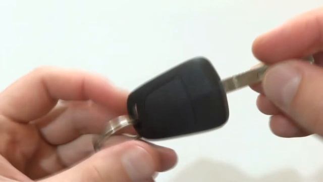 Astra H, Zafira B - How to Open Keyfob and Change Battery смотреть онлайн