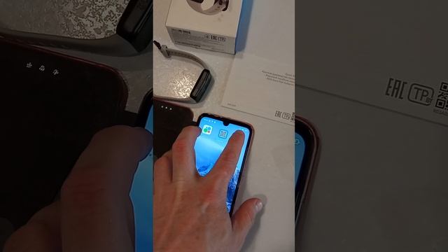 Видеообзор смарт-браслета HONOR Band 6 Sandstone Grey смотреть онлайн