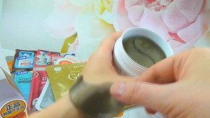 #Как нанести патчи под глаза