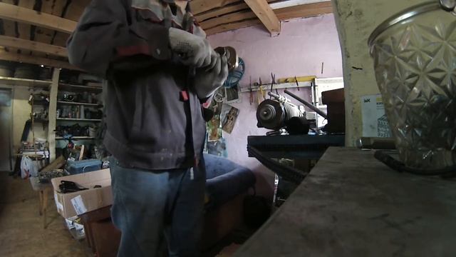 Замена и прокачка передних стоек смотреть онлайн