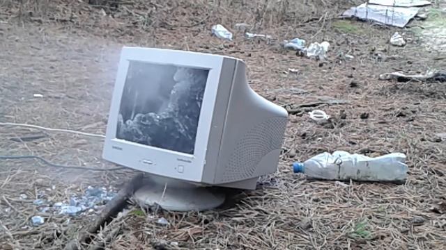 Розстріляний монітор | Shooting a CRT monitor смотреть онлайн