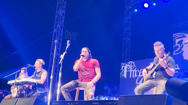 Three Days Grace LIVE - World So Cold - MVF смотреть онлайн