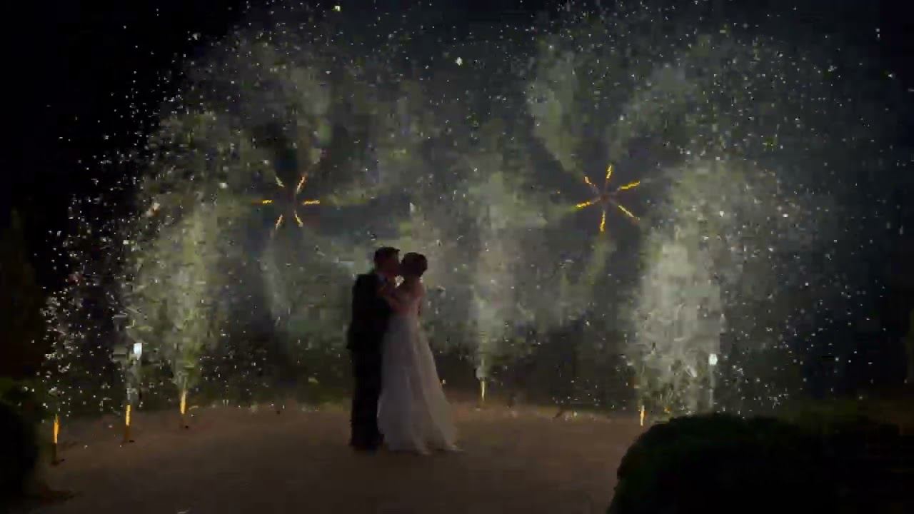 Вертушки пиротехнические, холодные фонтаны на свадьбу 11.08.24 смотреть онлайн