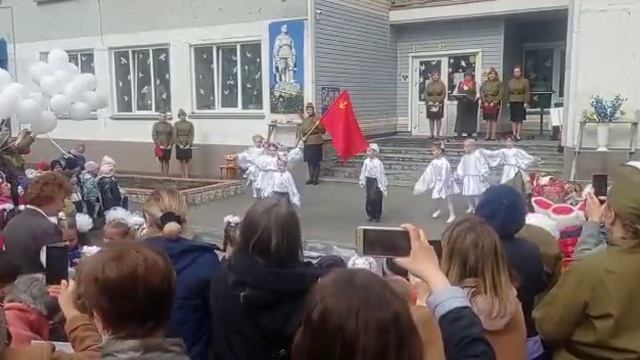 Танец "Журавли". Музыка: Я́на Фре́нкеля на стихи Расу́ла Гамза́това смотреть онлайн