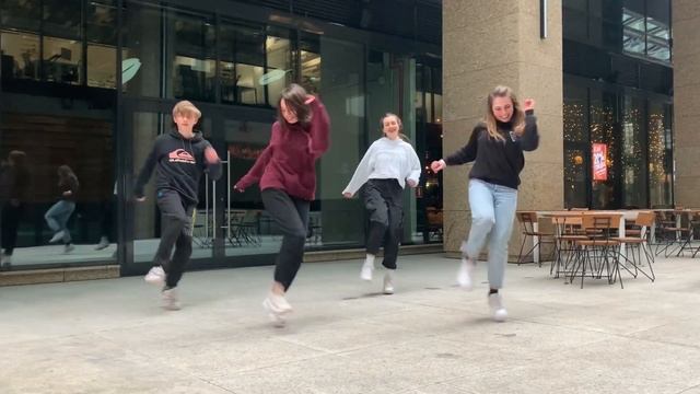Ребята классно танцуют шафл!? Shuffle Dance and Cutting Shapes смотреть онлайн