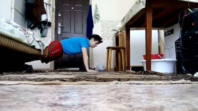 Отжимания с табуреткой смотреть онлайн