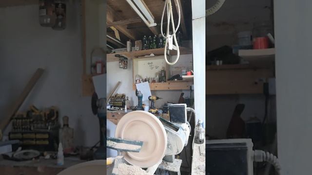Woodturning a solitaire game part 1 (WildWoodpecker) смотреть онлайн