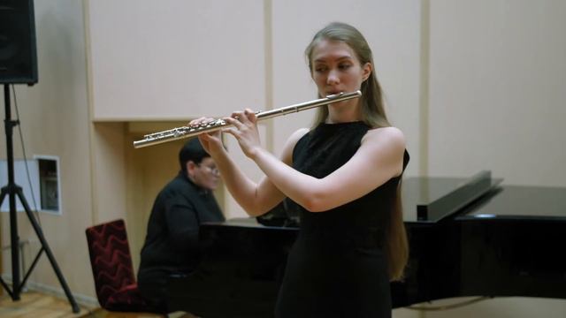 Сергеева Софья (флейта), Гульнара Каримова (фортепиано) смотреть онлайн