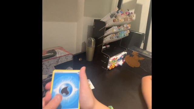 Celebrations Lunch Box Tin Showcase And Brilliant Stars Pokemon Card Opening (Fire Pulled) смотреть онлайн