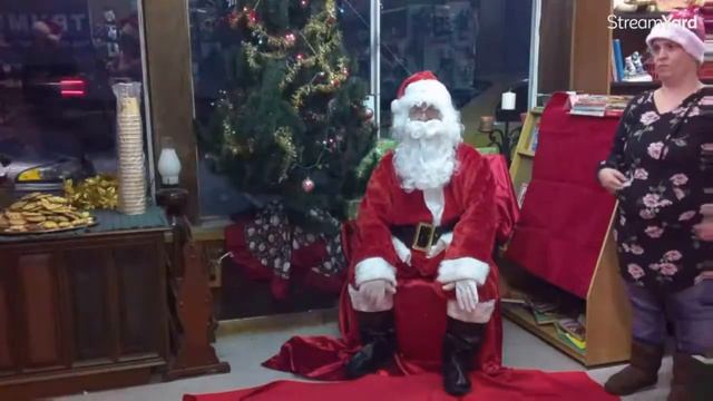 Santa Claus is coming to the Git'n Place (rebraodcast) смотреть онлайн