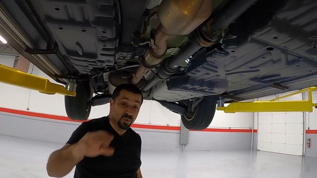 I Find a MAJOR Accident on This Highlander and Some Really Bad Tires! смотреть онлайн