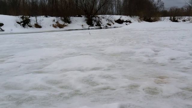 МЕГА ГЛУБОКИЙ ОМУТ РЕКИ смотреть онлайн