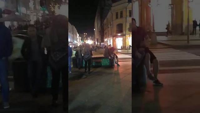 Белые обои черная посуда смотреть онлайн