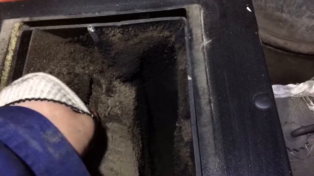 Чистка твердотопливного котла Metal-Fach Smart Optima после 2-х месяцев активной эксплуатации смотреть онлайн