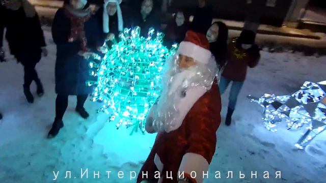 Дед мороз по ёлкам Липецка в новогоднюю ночь 2021 смотреть онлайн