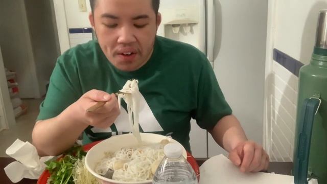 Eating Kapoon Narm Pa смотреть онлайн