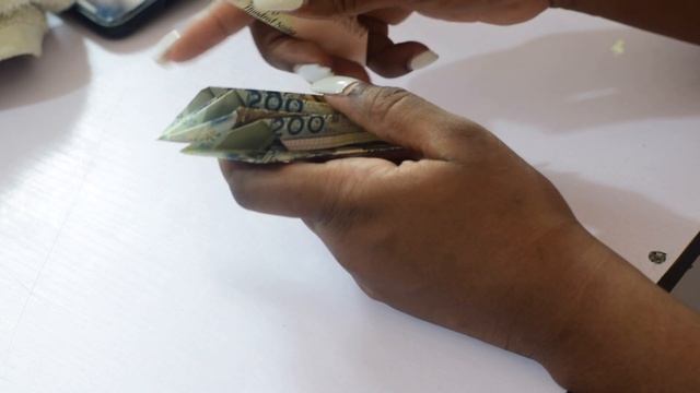 HOW TO MAKE A MONEY BOUQUET , Origami MONEY ROSE Flower Folded No glue #moneybouquet #moneycake смотреть онлайн
