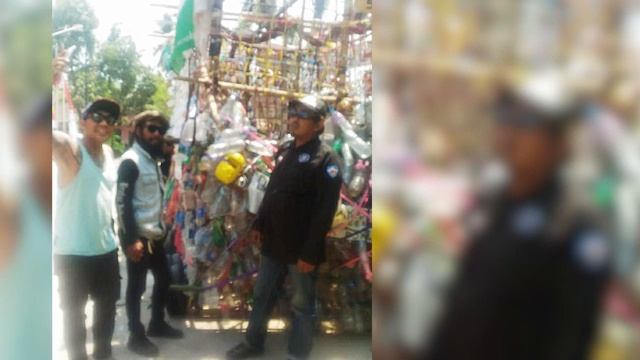 PENGENDARA VESPA GEMBEL BIKIN RUSUH DI EVENT JAVA EXTRIME #5 TUBAN JATIM смотреть онлайн