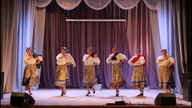 "Как на речке на реке" (Народный ансамбль песни и танца «Оюшка» МБУК «Ермаковская ЦКС) смотреть онлайн