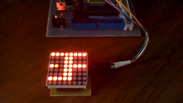 Бегущая строка на LED матрице 8x8 и MAX7219 смотреть онлайн