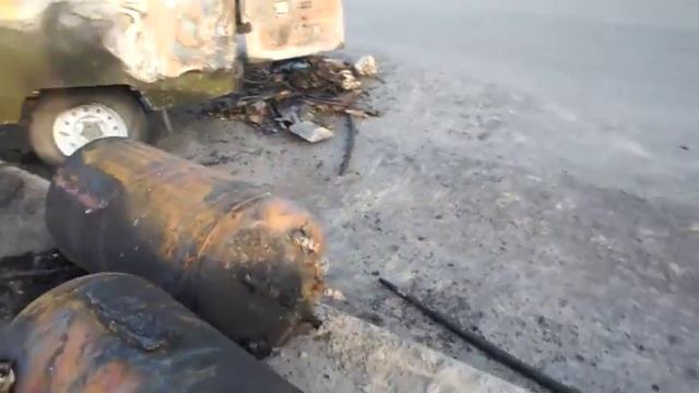 В Новосибирске взорвался УАЗ с газовыми баллонами смотреть онлайн