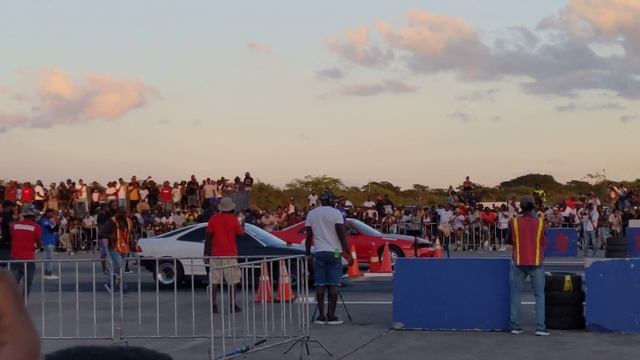 Drag Racing Jamaica - 2JZ R33 GTR vs K20 DC2 Integra смотреть онлайн