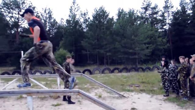 Синие отрабатывают прохождение полосы препятствий смотреть онлайн