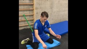 Специализированные тренировки хоккейных вратарей в зале.