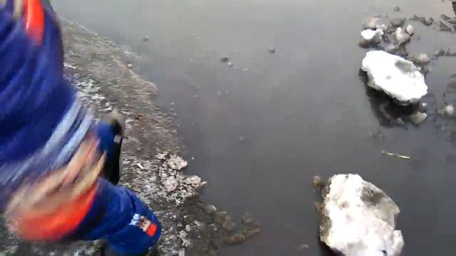 Влог: Вика рассказывает историю/лепим из снега/бесимся. /что сомной случилось? смотреть онлайн