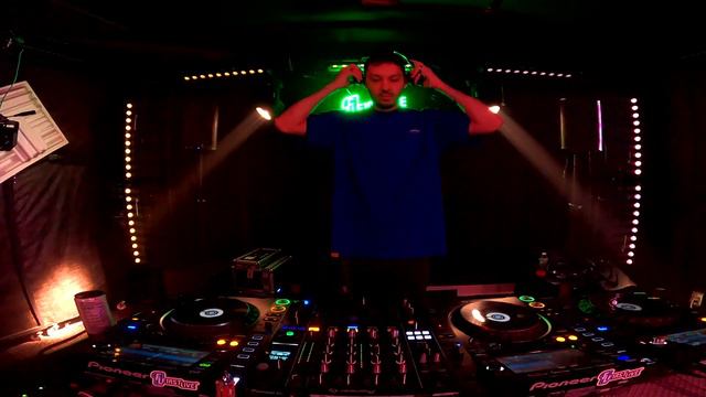 EREZ.JPG | RAW CUTS смотреть онлайн