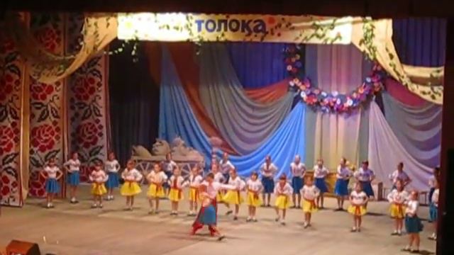 Модерн в украинских костюмах смотреть онлайн